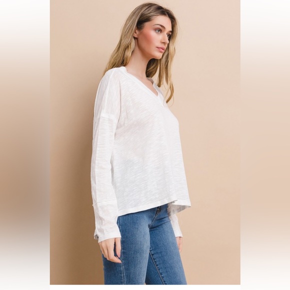 Boho Loose Fit Contrast V-neck Top - Picture 3 of 4